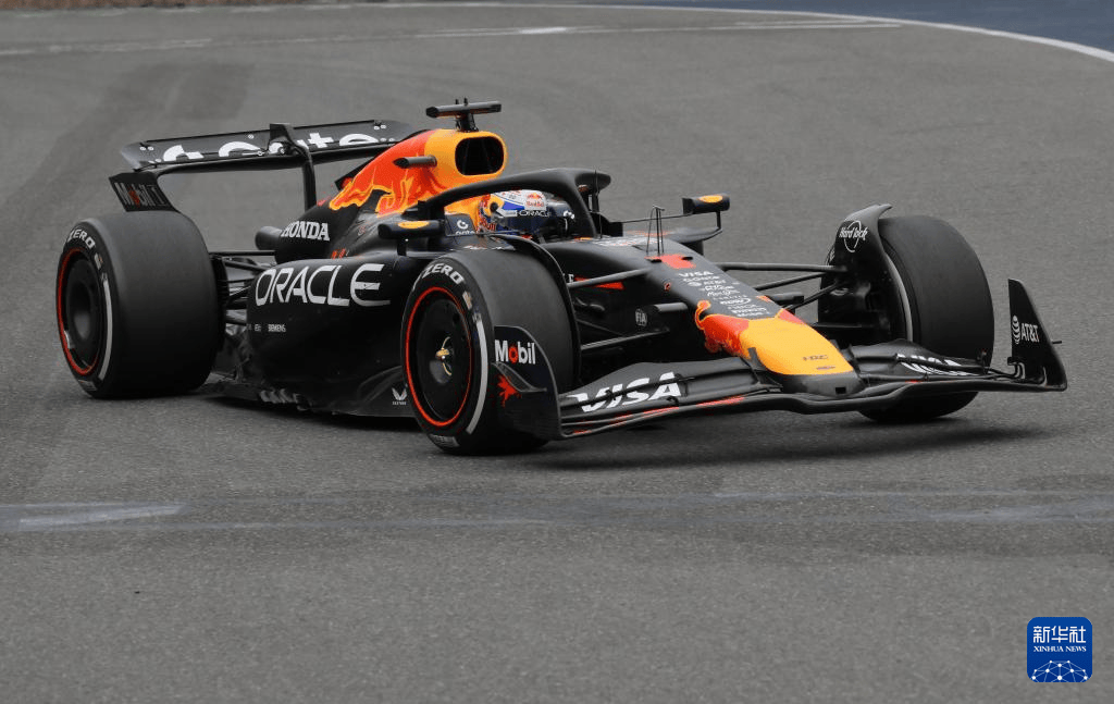 梅赛德斯翻盘雷诺车队,维斯塔潘刷新纪录 梅赛德斯翻盘雷诺车队,维斯塔潘刷新纪录