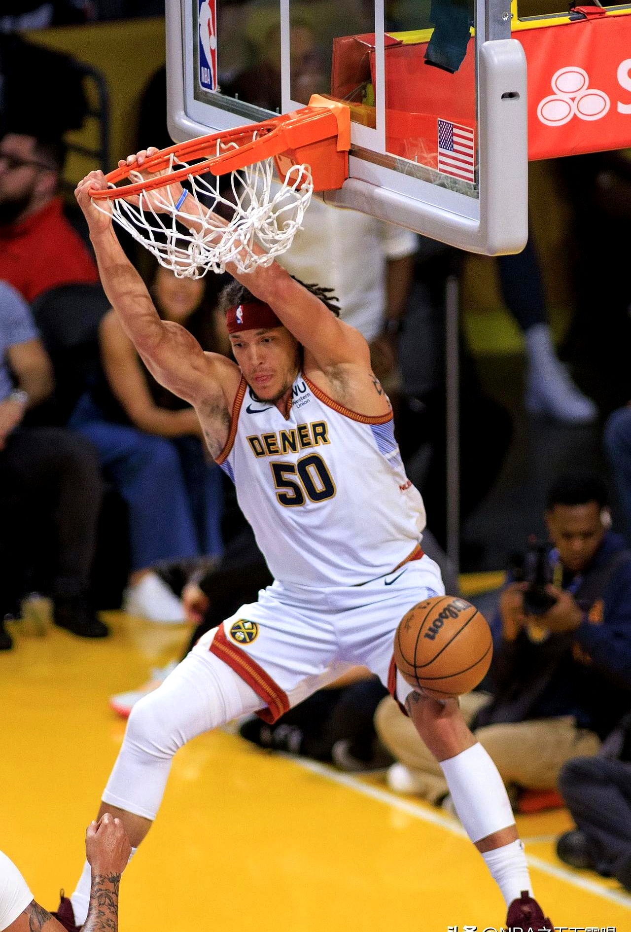 雄鹿绝杀立陶宛男篮,特雷杨统治全场 雄鹿绝杀立陶宛男篮,特雷杨统治全场