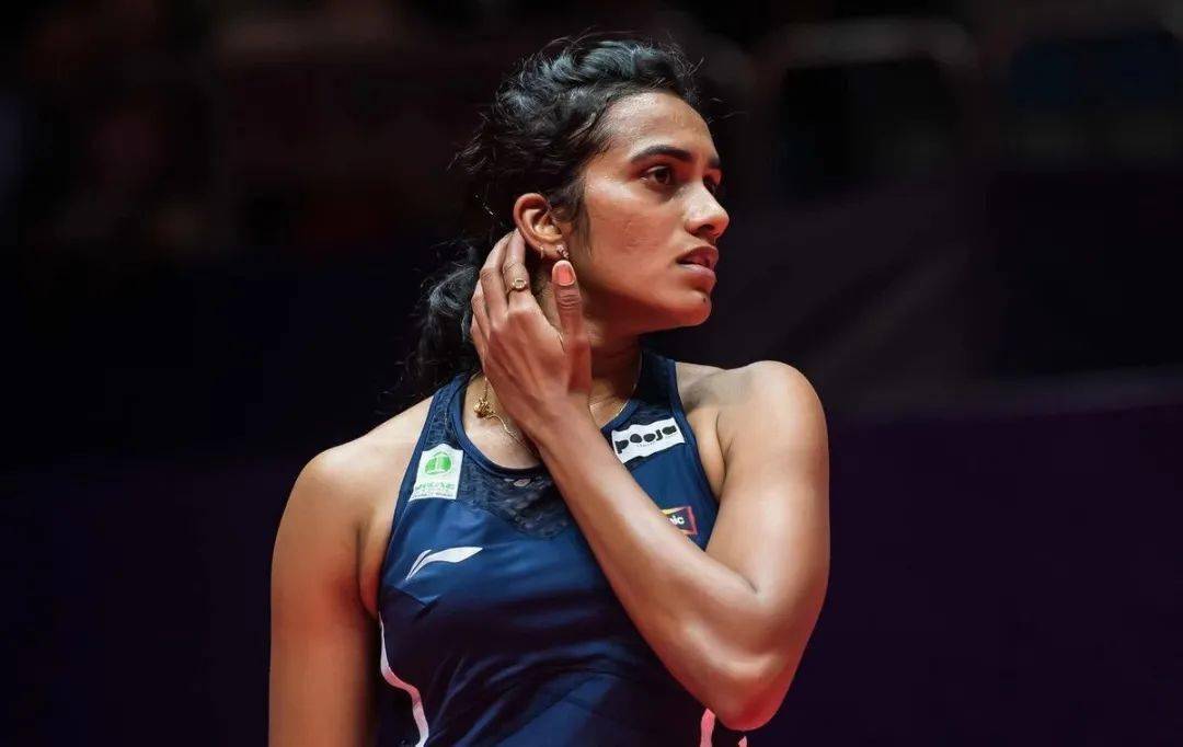 法国羽毛球队爆冷泰国羽毛球队，辛杜三分雨点燃全场