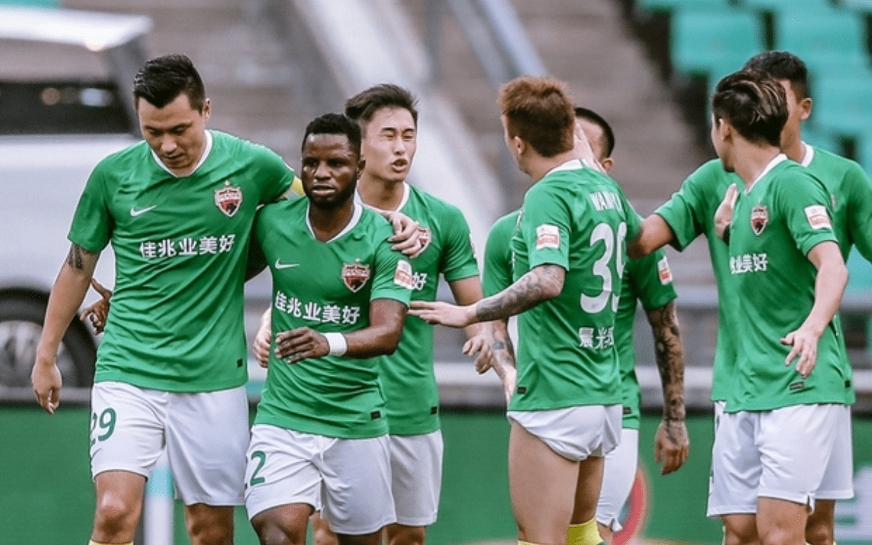 英格兰队力克中国队,梁靖崑惊艳四座 英格兰队力克中国队,梁靖崑惊艳四座