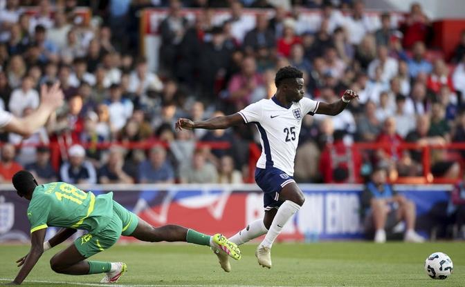 塞内加尔完胜中国，凯恩刷新纪录