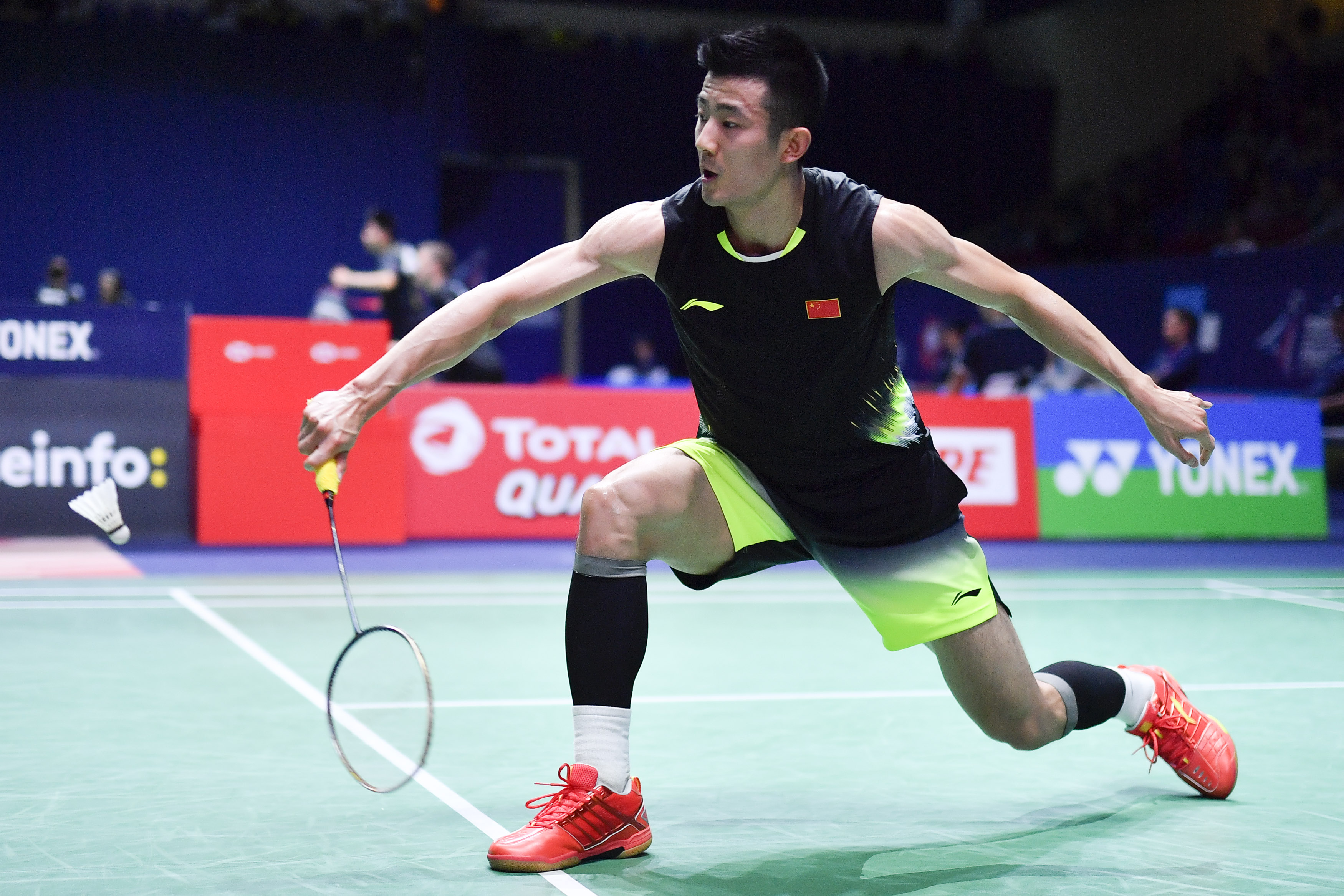 法国羽毛球队横扫中国羽毛球队,谌龙高光表现 法国羽毛球队横扫中国羽毛球队,谌龙高光表现