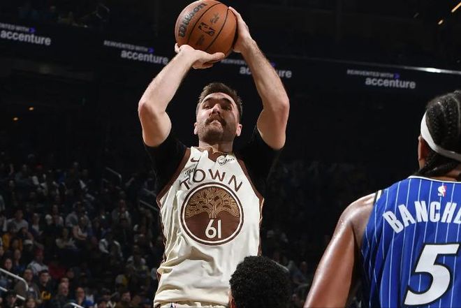 魔术轻取步行者，库里带队取胜